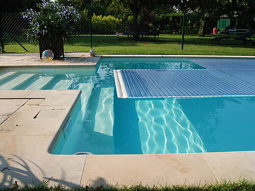 Poolabdeckung 01 in Bewegung