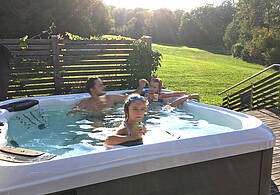 Outdoor - Whirlpool am Waldrand