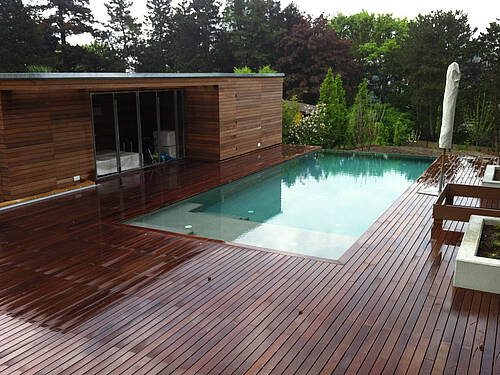 Poolansicht 02