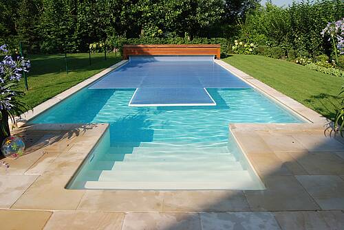 Poolabdeckung 01 bei gesondertem, eckigem Eintritt 